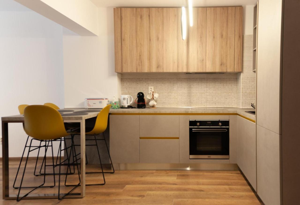 Bg Luximmo Apartments คลูจ-นาโปกา ภายนอก รูปภาพ