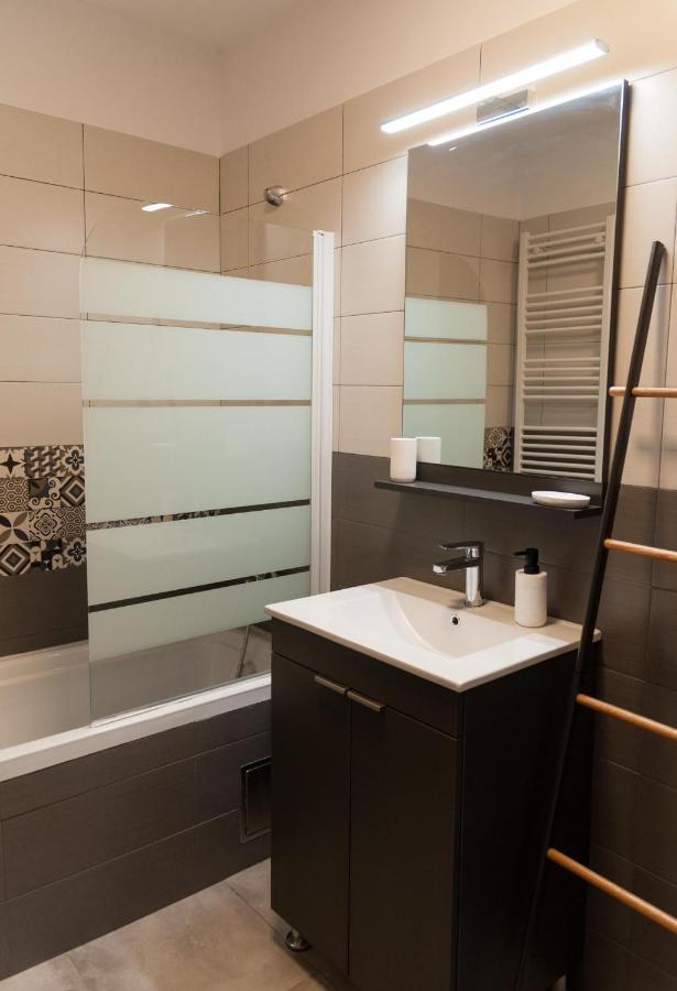 Bg Luximmo Apartments คลูจ-นาโปกา ภายนอก รูปภาพ