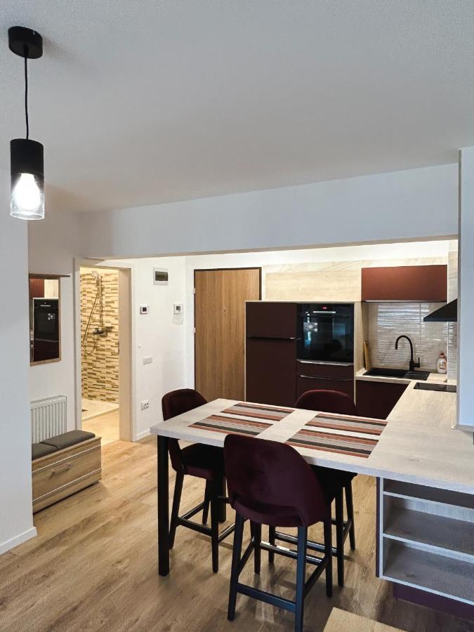 Bg Luximmo Apartments คลูจ-นาโปกา ภายนอก รูปภาพ