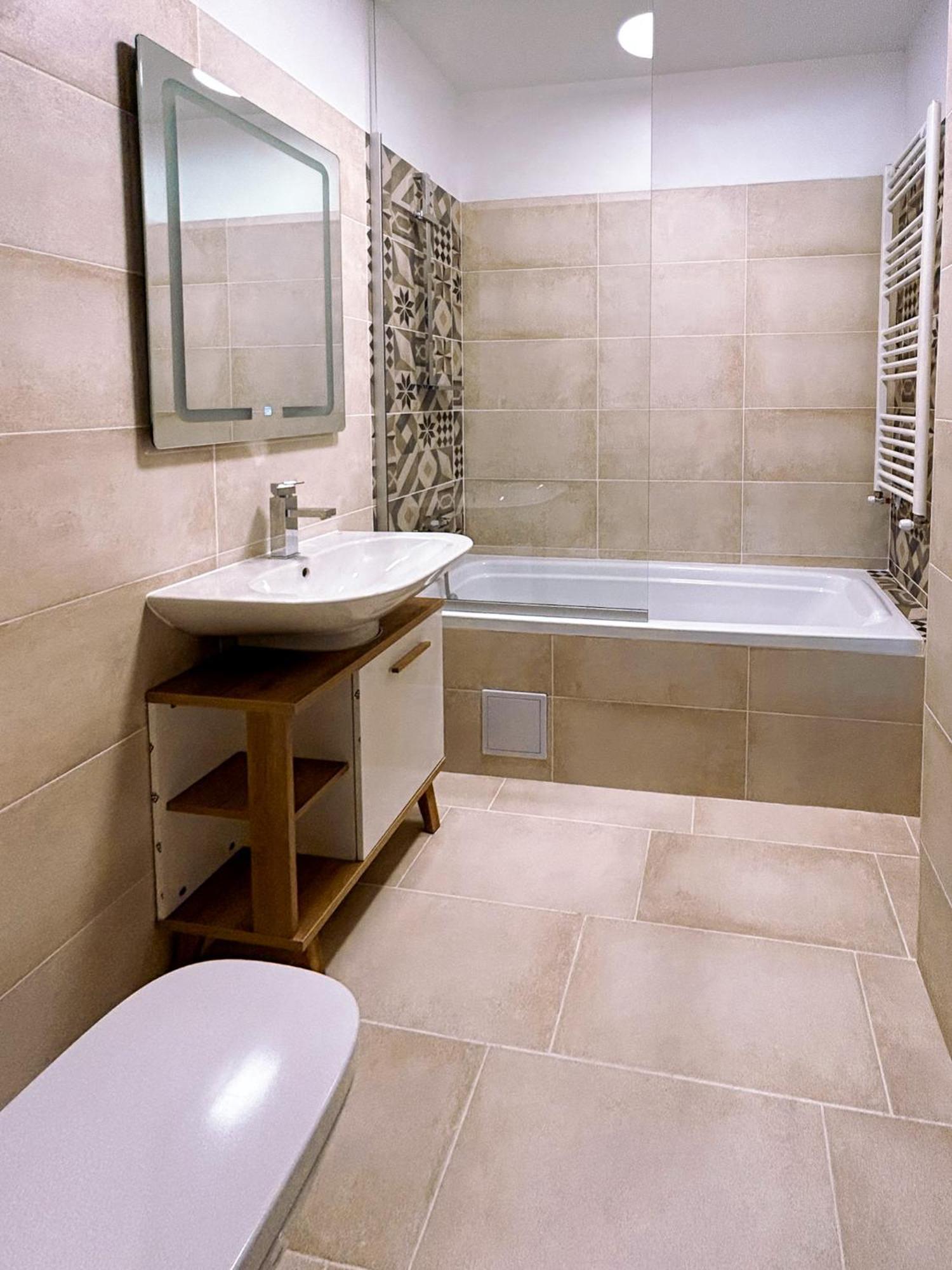 Bg Luximmo Apartments คลูจ-นาโปกา ภายนอก รูปภาพ